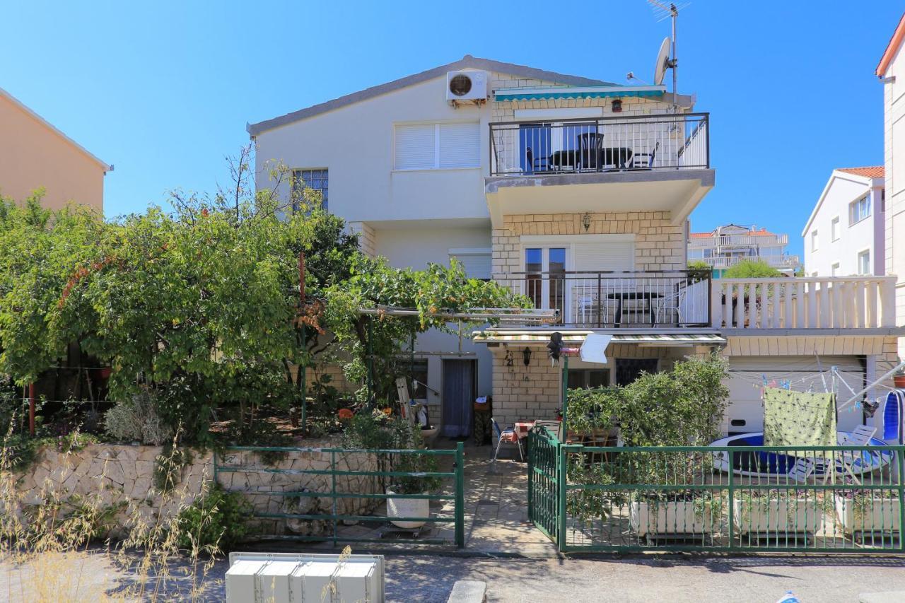 Apartments By The Sea Businci, Ciovo - 9450 Trogir Kültér fotó