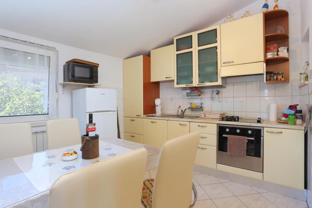 Apartments By The Sea Businci, Ciovo - 9450 Trogir Kültér fotó