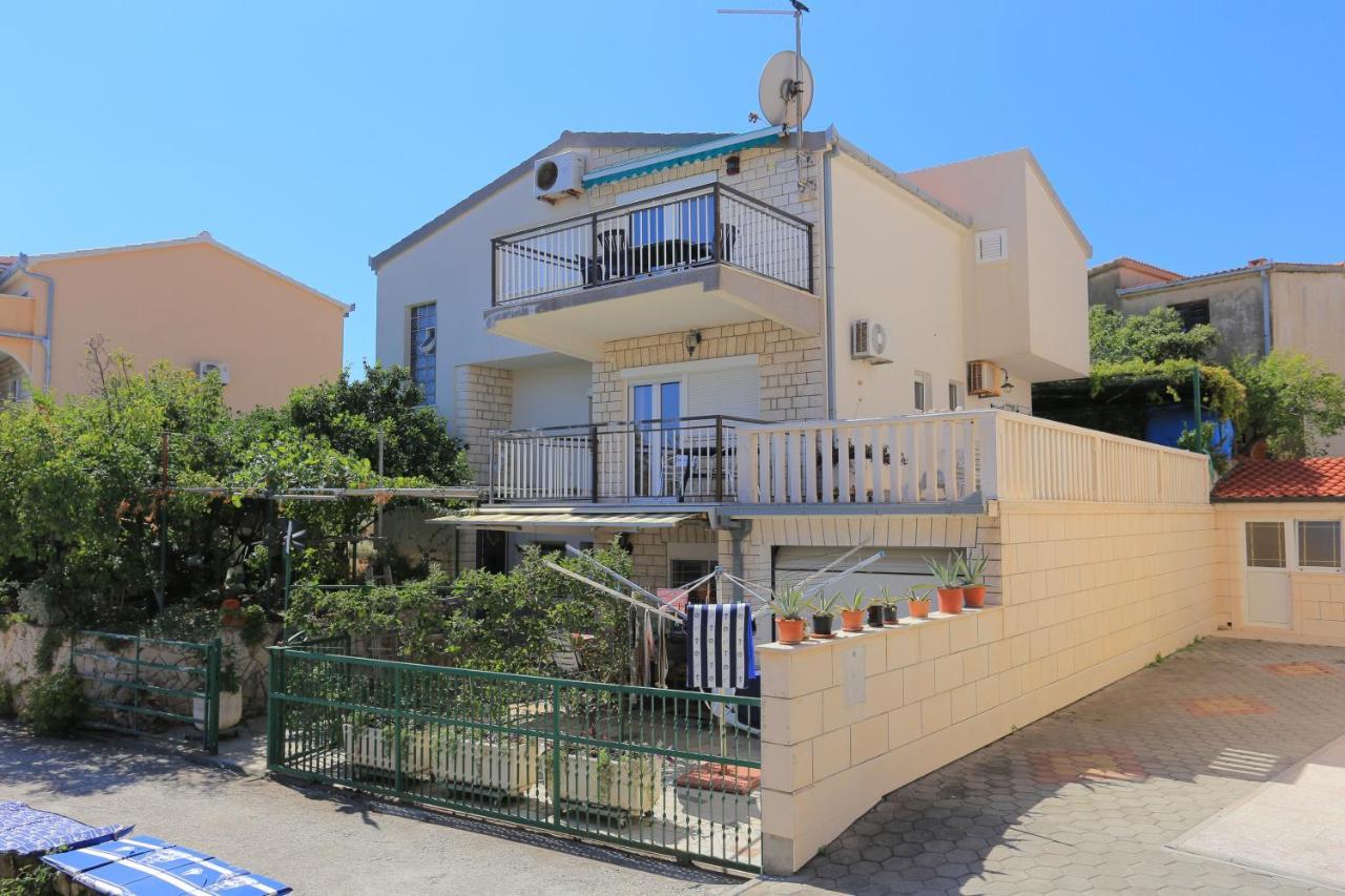 Apartments By The Sea Businci, Ciovo - 9450 Trogir Kültér fotó