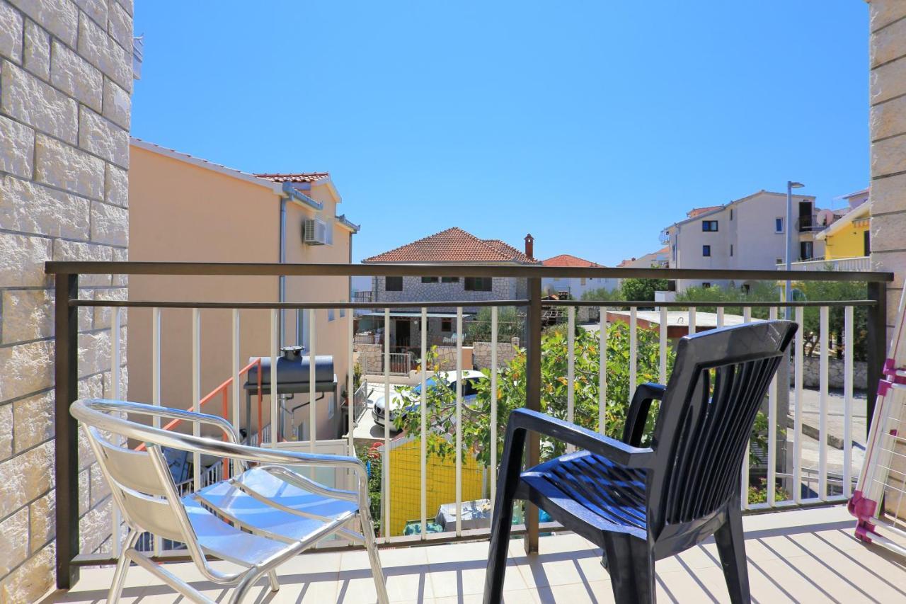 Apartments By The Sea Businci, Ciovo - 9450 Trogir Kültér fotó